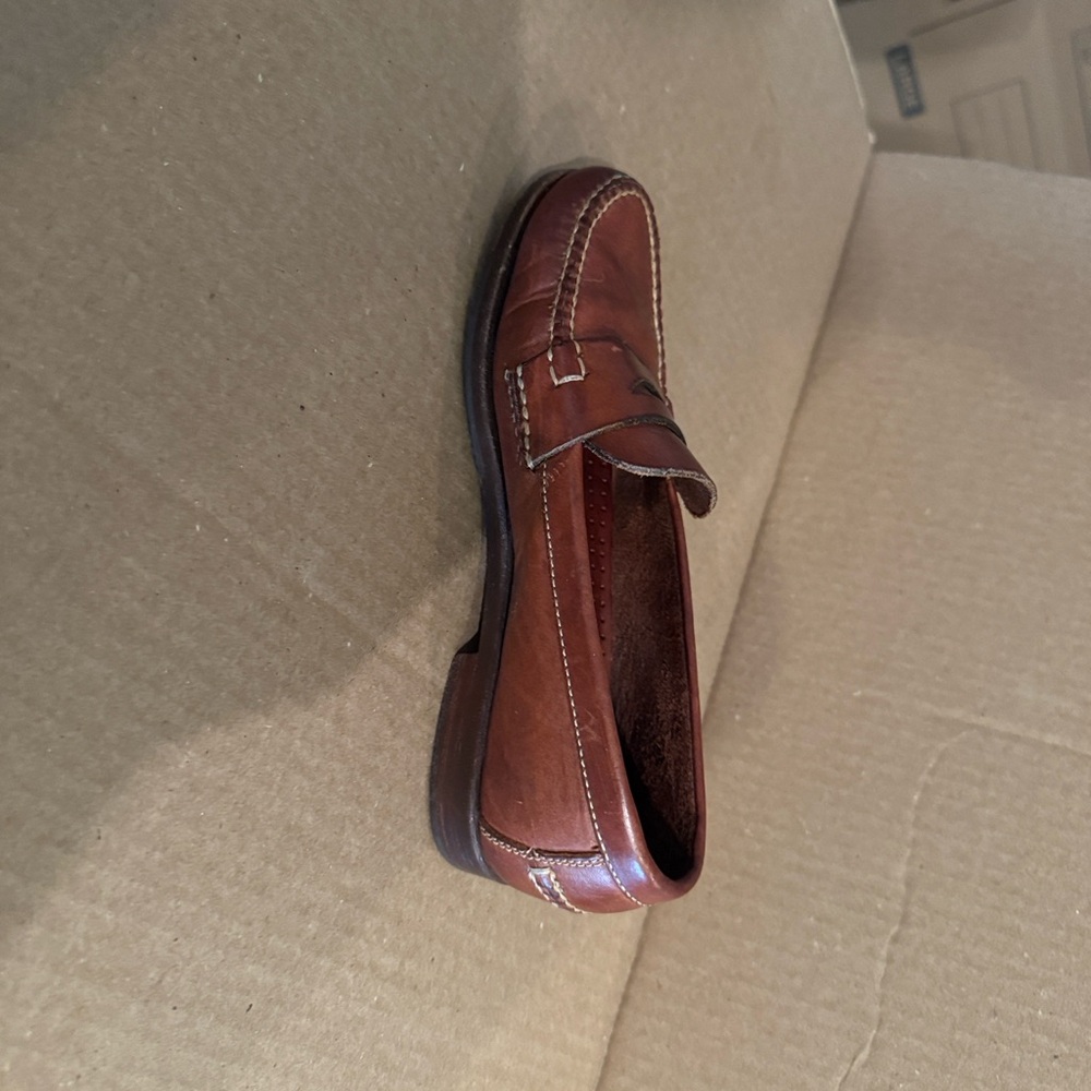COLE HANN LEATHER LOAFERS SIZE 7
Women’s Nice Condition! - Picture 5 of 11